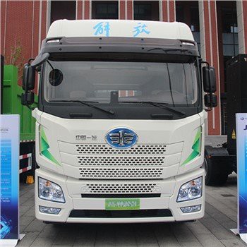 FAW Jiefang JH 6 6 × 4 جرار كهربائي كامل